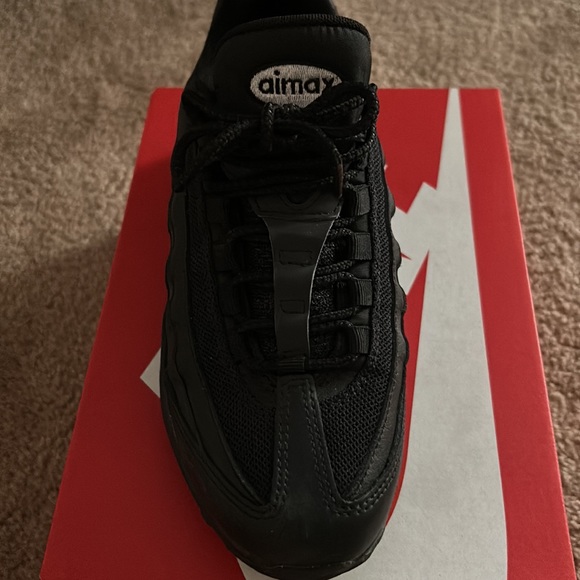 Air max 95 BRAND NEW NEVER WORN kids 6.5 women’s 8 - Picture 2 of 4